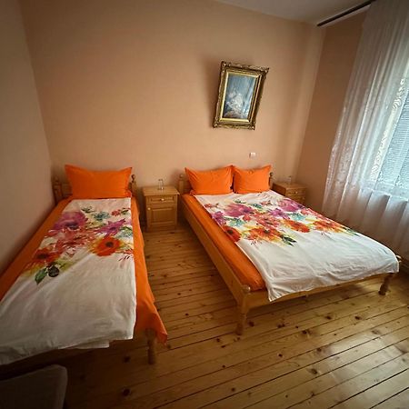 Velkovski Guest House Hisarya Eksteriør billede