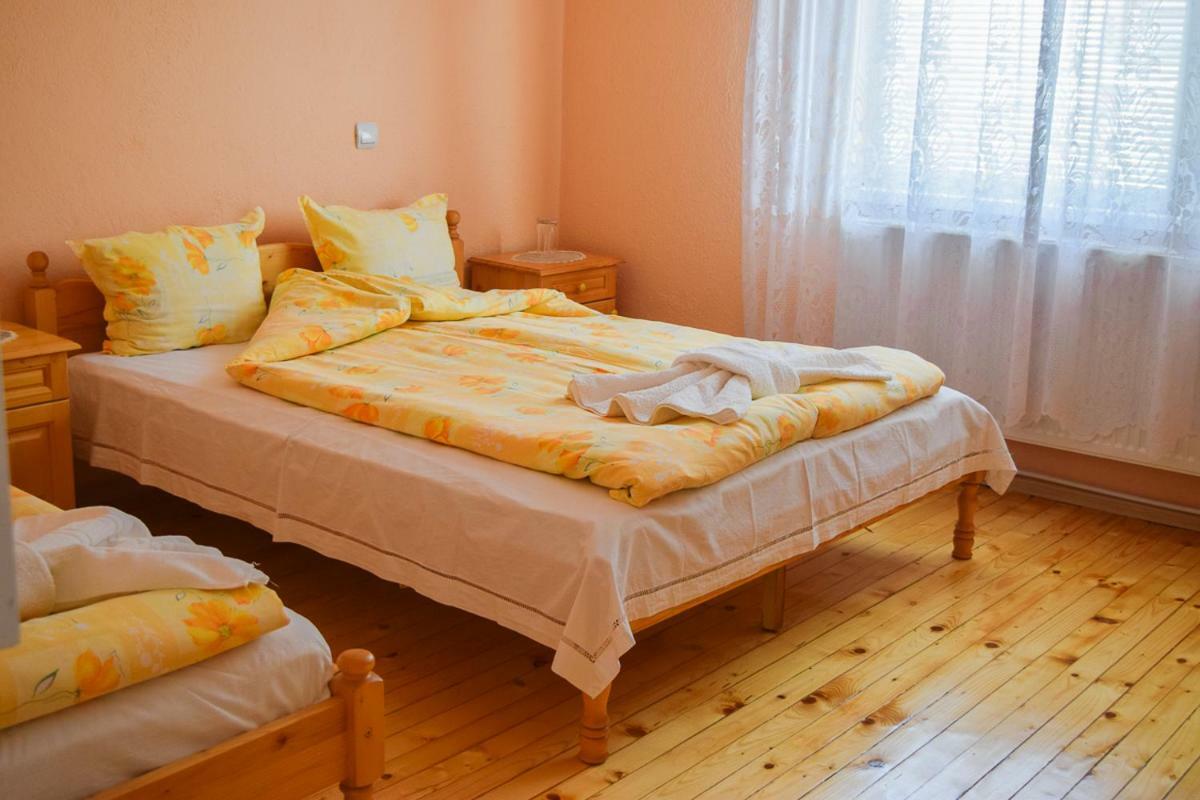 Velkovski Guest House Hisarya Eksteriør billede